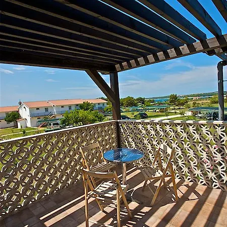 Appartement Kazela *